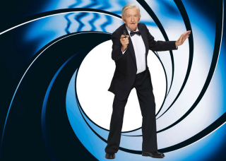 Illustration for article titled Awesome Nursing Home Residents Dress Up as Movie Icons
